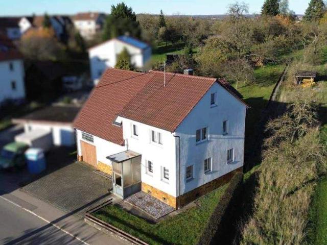 Einfamilienhaus mit großem Garten, Ausbaupotential und viel Platz für Familie und Hobby