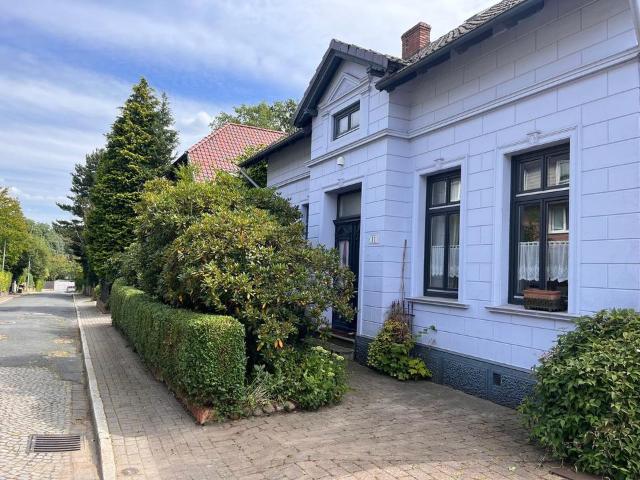 Einfamilienhaus mit großem Garten Altbau zentrale Lage