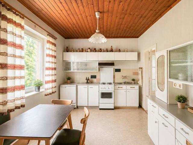 Einfamilienhaus mit Großem Garten, Garage und Ausbaupotenzial