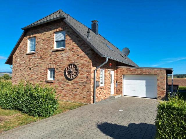 Einfamilienhaus mit großem Garten und traumhafter Aussicht