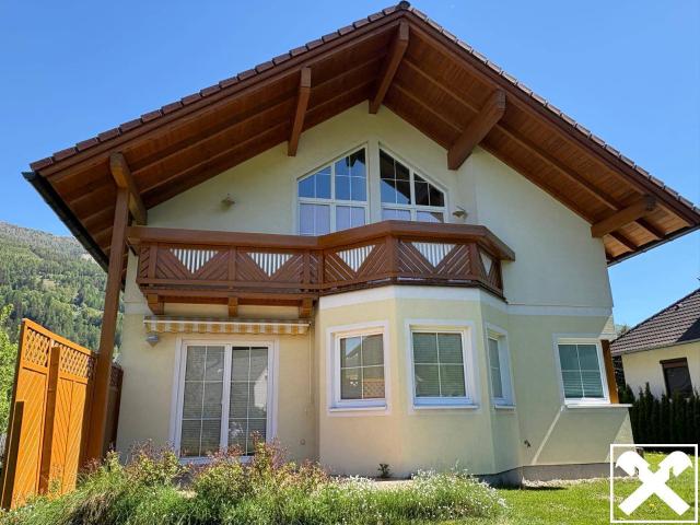 Einfamilienhaus mit großem Grundstück