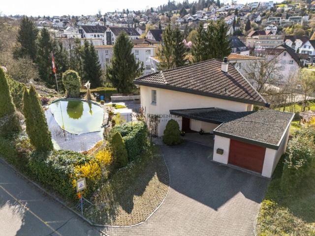 Einfamilienhaus mit grossem Grundstück & angrenzender Landwirtschaftsparzelle