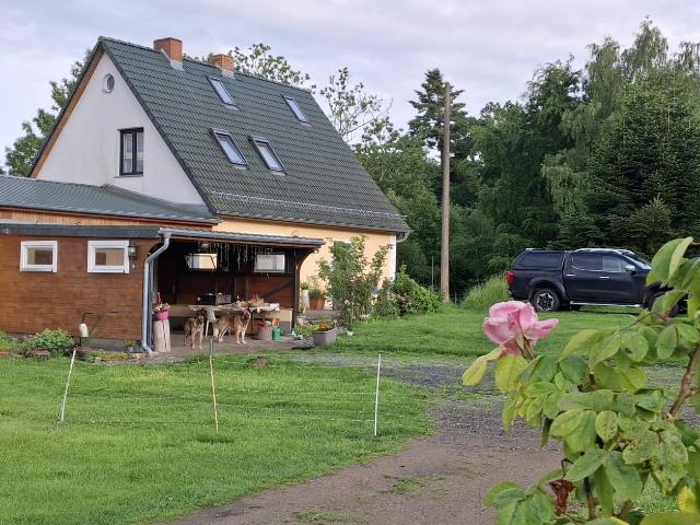 Einfamilienhaus mit großem Grundstück, Carport und Nebengebäuden am Rensower Park in Ostsee Nähe