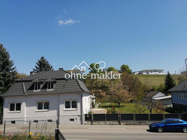 Einfamilienhaus mit großem Grundstück & großer Halle zu verkaufen
