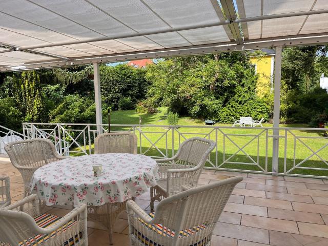Einfamilienhaus auf außergewöhnlich schönem Westgrundstück