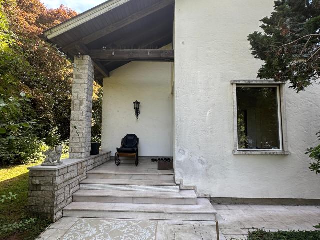 Einfamilienhaus mit herausragender Architektur zu schade für einen Abriss