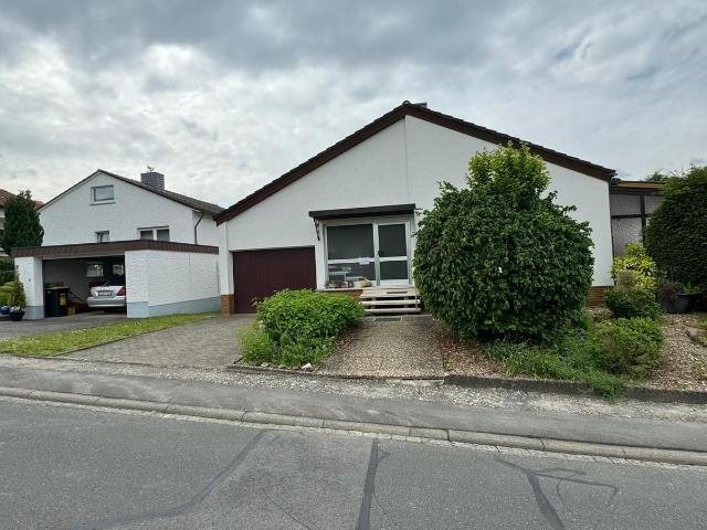 Ein Zweifamilienhaus mit liebevoll angelegtem Garten in Hünfeld!