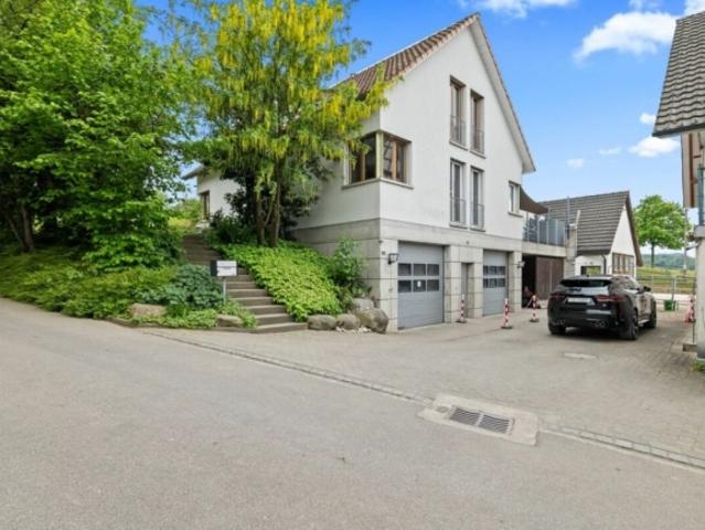 Einfamilienhaus mit Pferdestall
