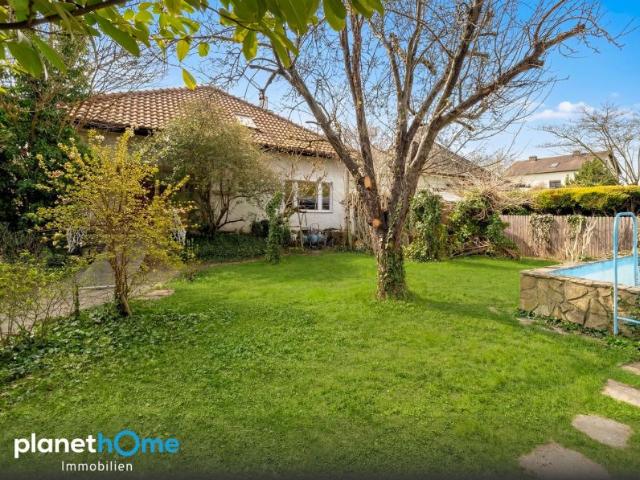 Einfamilienhaus mit Potential und Pool