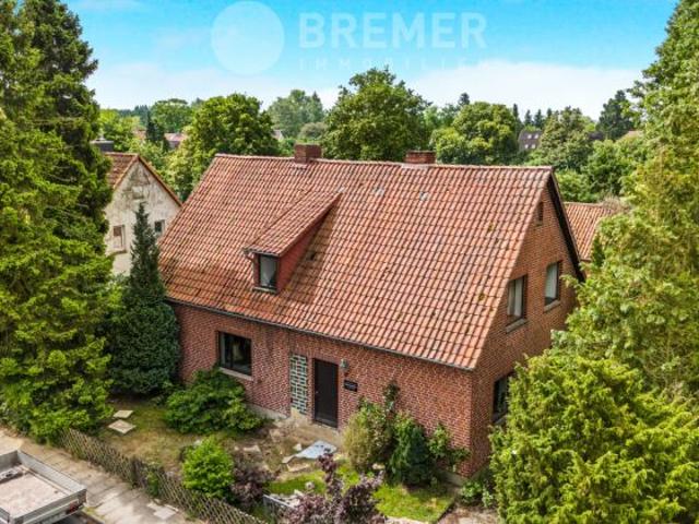 Einfamilienhaus mit Sanierungsbedarf auf Erbbaurechtsgrundstück – viel Potenzial in sehr guter Lage