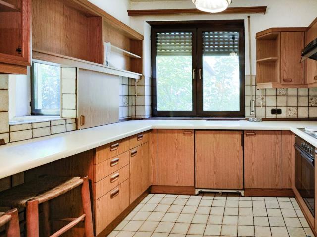 Einfamilienhaus mit Sanierungsbedarf in ruhiger Lage