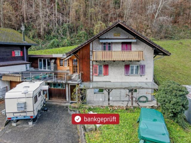 Einfamilienhaus mit Sanierungsbedarf oder Baugrundstück für Neubau im beliebten Siebnen