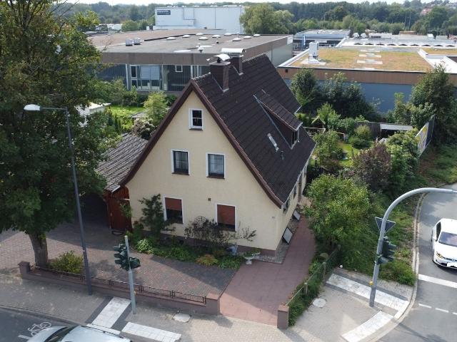 Einfamilienhaus mit schönem Garten
