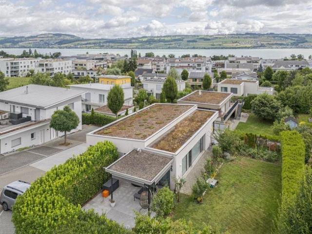 EINFAMILIENHAUS MIT SCHÖNER SEESICHT