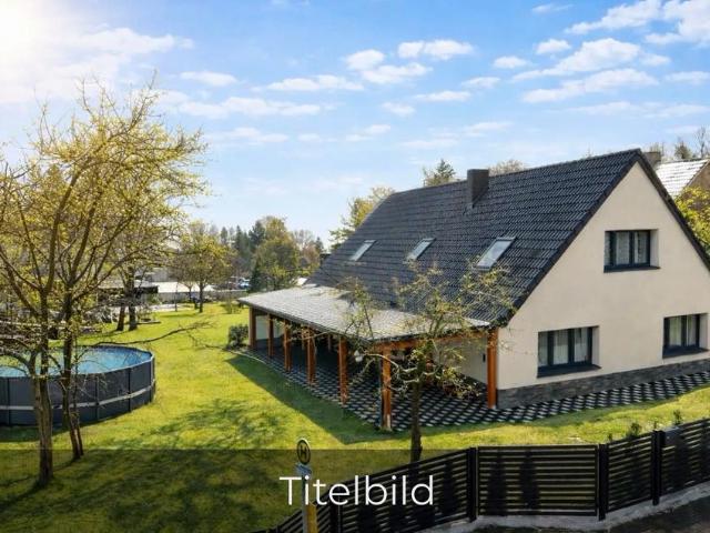 Einfamilienhaus mit Scheune