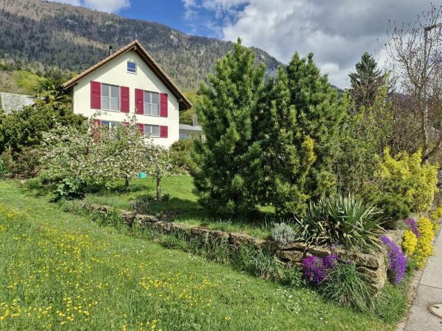 Einfamilienhaus mit separatem Eingang für Büro mit Toilette