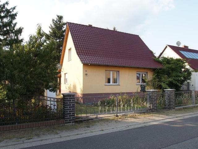Einfamilienhaus mit viel Nebengelass auf großem Grundstück in sehr schöner Lage 250 m zum Badesee