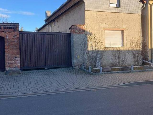 Einfamilienhaus mit Werkstatt und Lagerflächen in Bitterfeld OT Bobbau