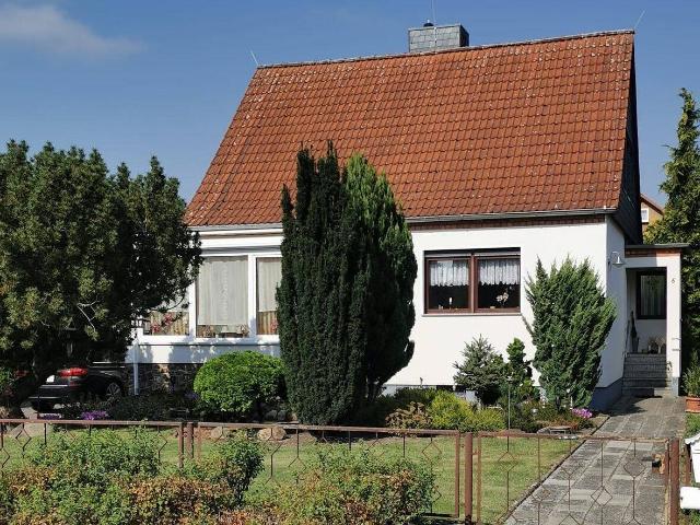 Einfamilienhaus mit Wintergarten und Garage in bester Lage!