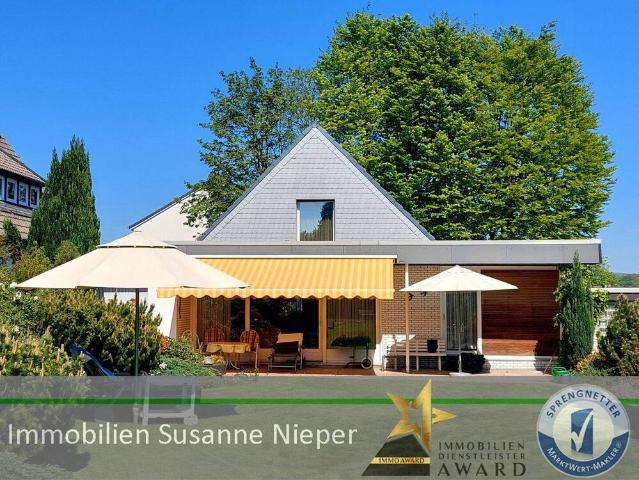 Einfamilienhaus mit zwei Garagen und zusätzlicher Bauparzelle mit Vorbescheid Wülfrath Düssel