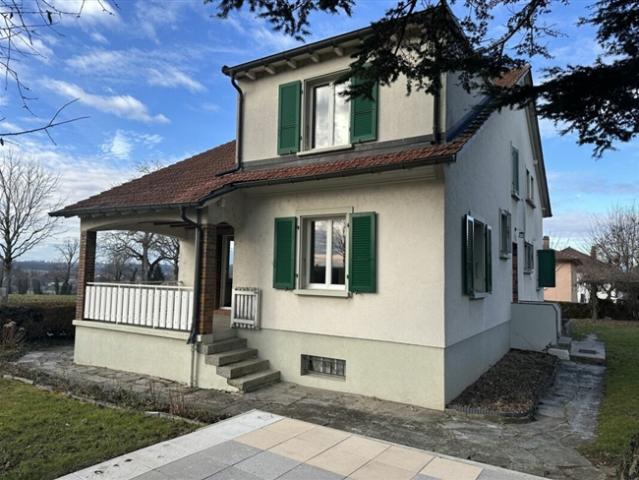 Einfamilienhaus mit zwei Wohnungen