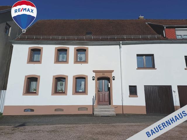 Einfamilienhaus mit 2 Einheiten in Oberlinxweiler.