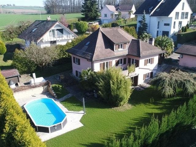Einfamilienhaus mit 6,5 Zimmern 170 m2 + ein weiteres mit 3 Zimmern 61 m2, Schwimmbad und grossem Garten – 10 Minuten von Lausanne