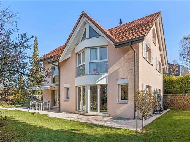 Einfamilienhaus mit 8 Zimmern!