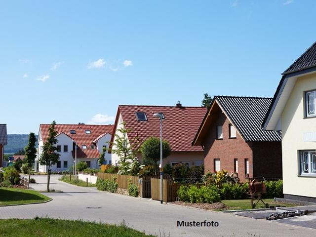 Einfamilienhaus nebst Scheune
