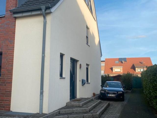 Einfamilienhaus Reiheneckhaus mit Garten & Garage