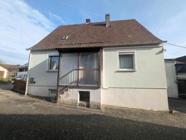 Einfamilienhaus, ruhige Lage, großer Garten, sofortiger Einzug
