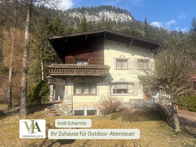 Einfamilienhaus – Tiroler Landhaus mit überdachter Terrasse im EG, großzügigem 22 m² Balkon im OG und Garage mit Fernbedienung