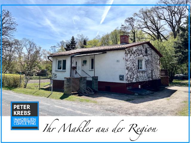 EinfamilienhausBungalow mit Nebengelass