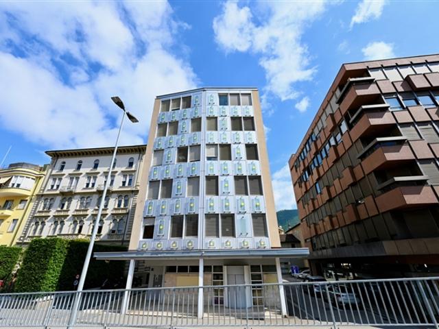 Einkommensgebäude mit Büros in Chiasso