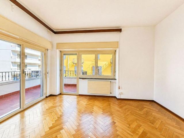 Einladendes und helles Dreizimmerwohnung in der Nähe des Zentrums