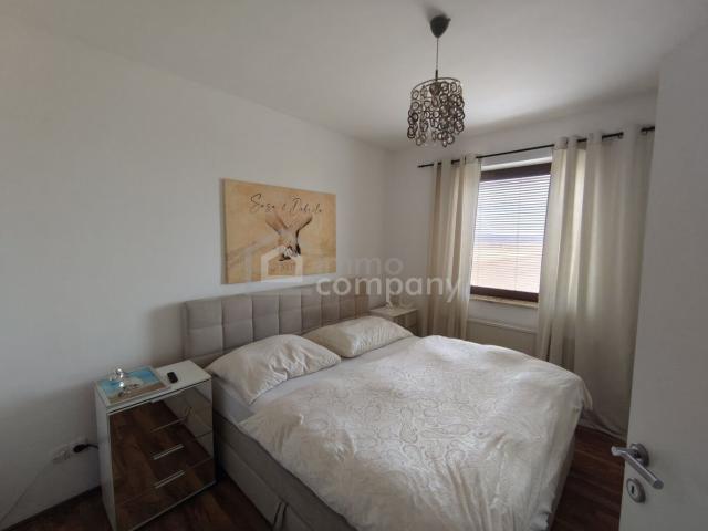 Einmalige 4 Zimmer Dachgeschoßwohnung mit Loggia & Parkplatz & Klima
