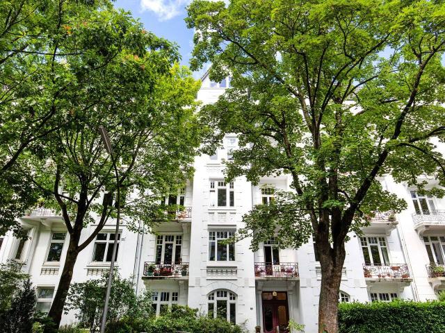 Einmalige Chance Garten, Büro und Wohnung Alles in Einem in Toplage von Eppendorf