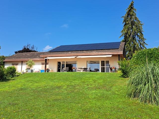 Einstehendes Haus in Vufflens le Château mit Lebensrente auf einem großen Grundstück, das im Fall des Erlöschens des Wohnrechts errichtet werden kann