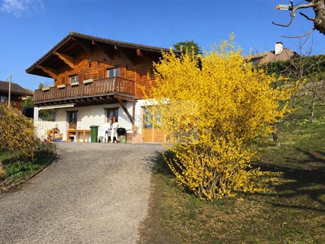 Einstehendes Haus mit atemberaubendem Blick auf den Genfersee und die Alpen