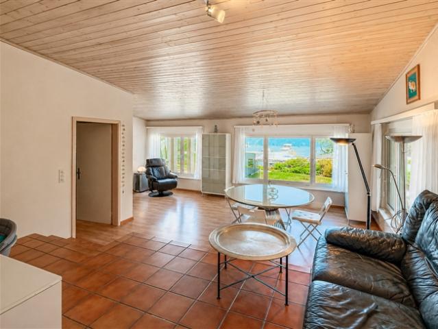 Einstehendes Haus mit Blick auf den See in Carona