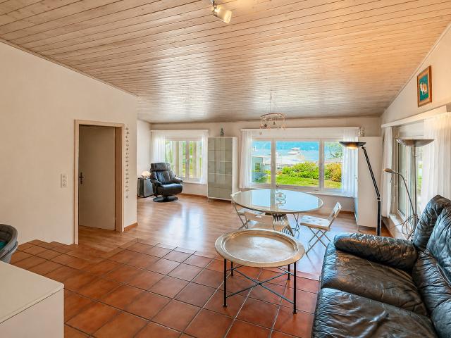 Einstehendes Haus mit Blick auf den See in Carona