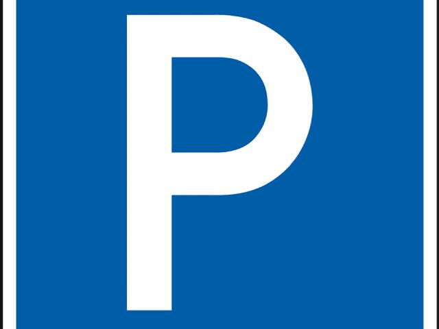 Einstellhallen und Motorradpltze