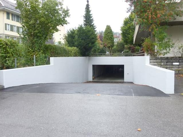 Einstellhallenplatz im Zentrum