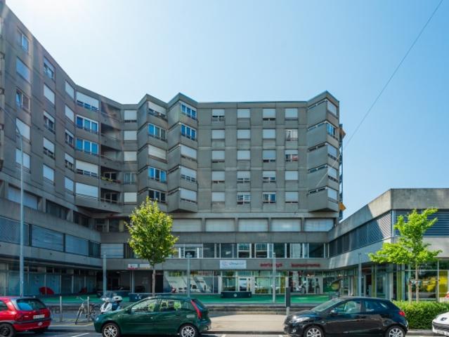 Einstellhallenplätze an zentraler Lage zu vermieten!