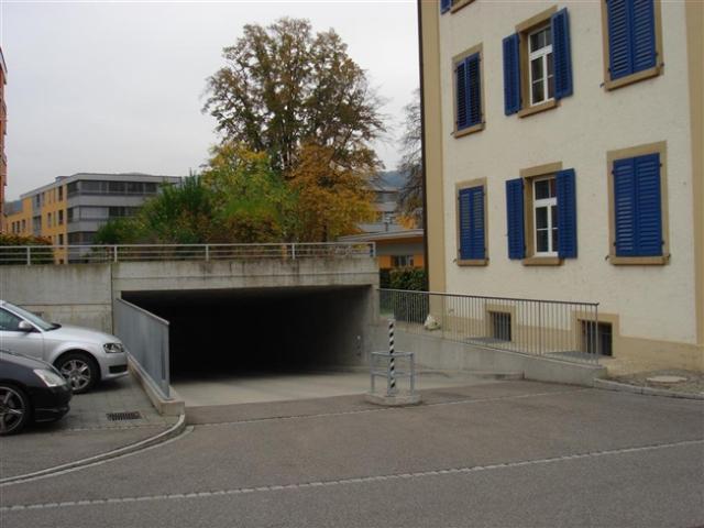 Einstellplatz nahe Schwimmbad gesucht