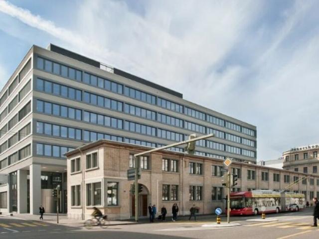Einstellplatz im Superblock an zentraler Lage zu vermieten