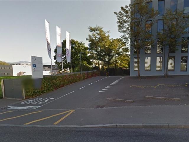 Einstellplatz in der Überbauung Huob