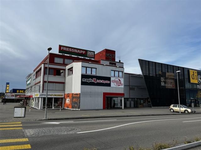 Einstellplätze in der Shoppingmeile Lyssach