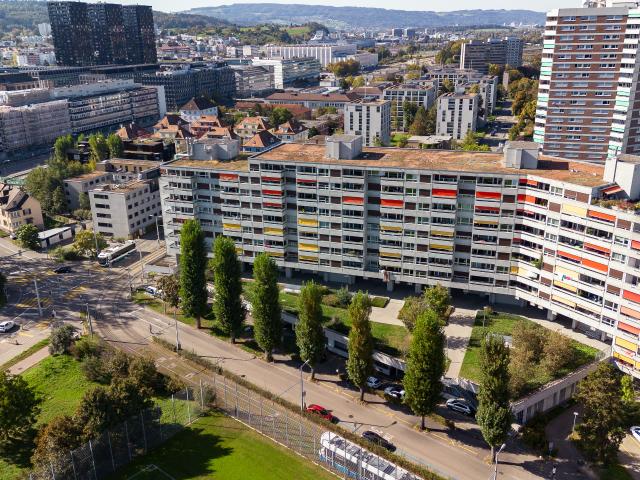 Einstellplätze sowie Elektroparkplätze, in 8064 Zürich, zu vermieten