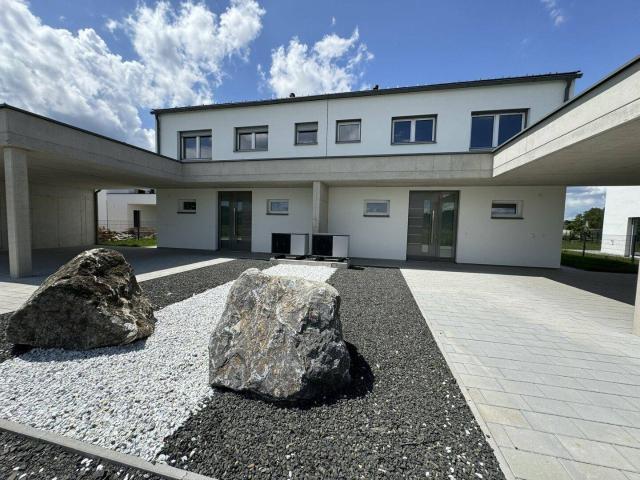 Eigenbedarf ODER Anlage! Letztes hochwertiges Haus mit Doppelcarport auf ca. 400 m² Grundstück und vielen Extras in sonniger Lage!